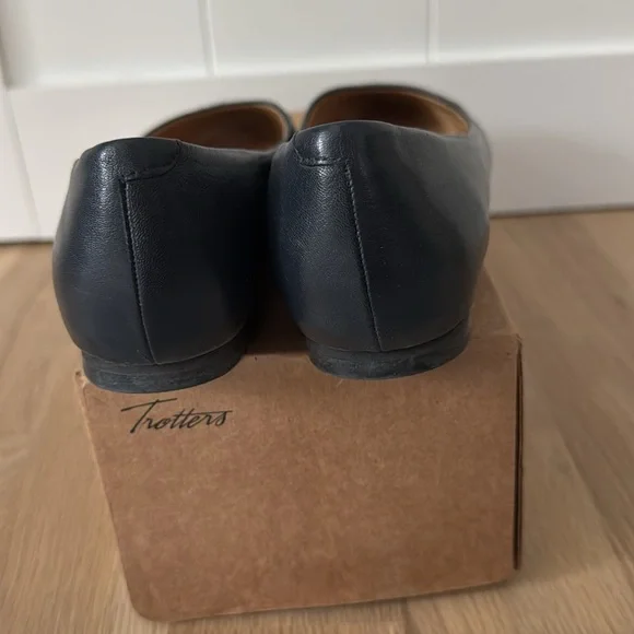 VGUC Trotters Dark Navy Estee Woven 7M - Picture 4 of 13